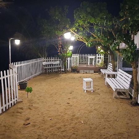 Ashen'S Beach House Bussa Exterior foto