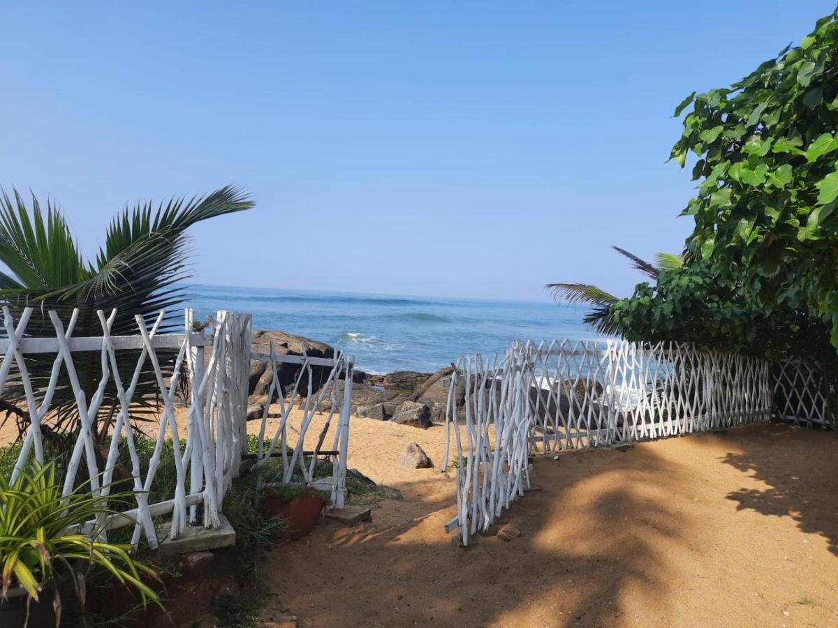 Ashen'S Beach House Bussa Exterior foto